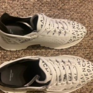 Mens Givenchy Shoes EUR-44 Never worn/ Brand new Purchased from Saks Fifth at Ki